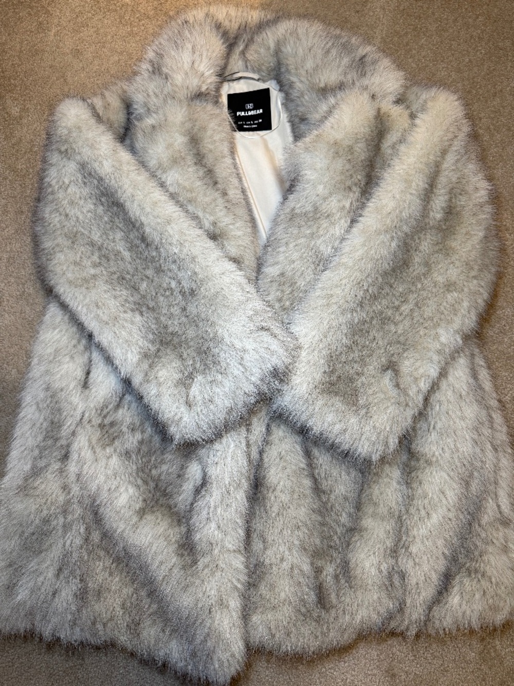 Pull and bear fur coat